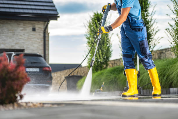 Best Parking Lot and Garage Cleaning  in Dinuba, CA
